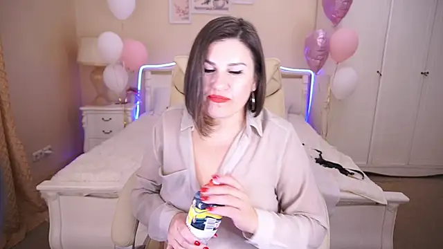 KiraRoxx online show from 02-19-25, 11:14