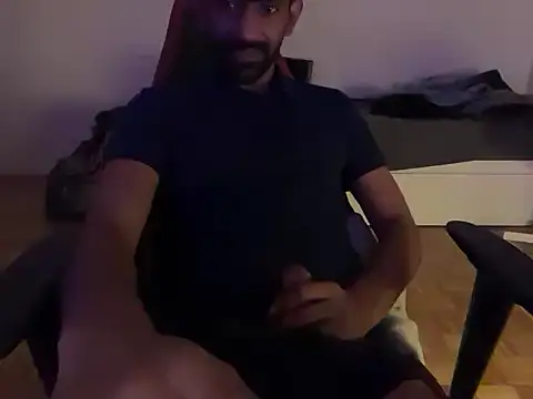 Snapshot of dominanthubby chatting on 07-07-26, 01:19 dominanthubby online show from 07-07-26, 01:19