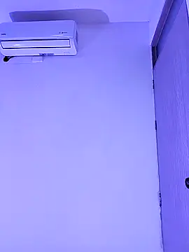 cuteluci  online show from 01-17-25, 11:38