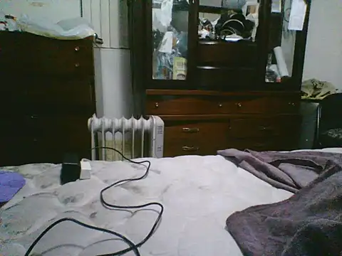 Emilylyn2501 online show from 10-19-25, 12:00