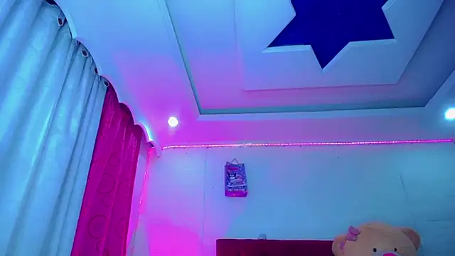 NahomiCamper online show from 04-11-26, 09:30