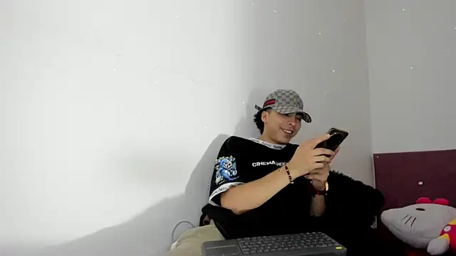 HeellBoy  online show from 12-21-25, 01:13