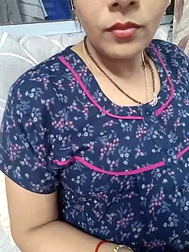 Snapshot of samitasharma chatting on 03-21-25, 03:35 samitasharma online show from 03-21-25, 03:35