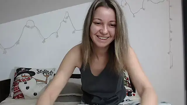 Snapshot of SweetMaddy888 chatting on 12-14-24, 04:01 SweetMaddy888 online show from 12-14-24, 04:01