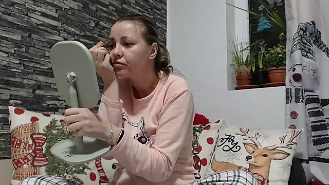 Snapshot of SweetMaddy888 chatting on 12-27-24, 04:15 SweetMaddy888 online show from 12-27-24, 04:15