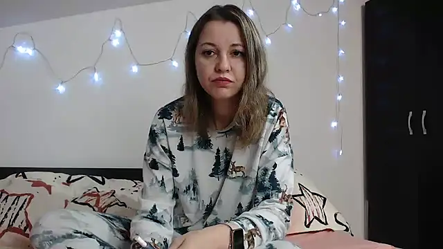 Snapshot of SweetMaddy888 chatting on 01-06-25, 04:04 SweetMaddy888 online show from 01-06-25, 04:04