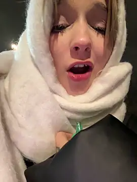Baby Tiny online show from 01-26-25, 04:20