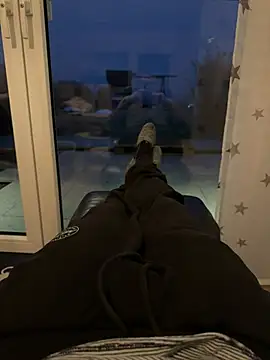 Snapshot of rundum40 chatting on 01-18-25, 04:21 rundum40 online show from 01-18-25, 04:21