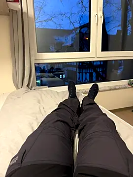 Snapshot of rundum40 chatting on 11-23-25, 03:45 rundum40 online show from 11-23-25, 03:45