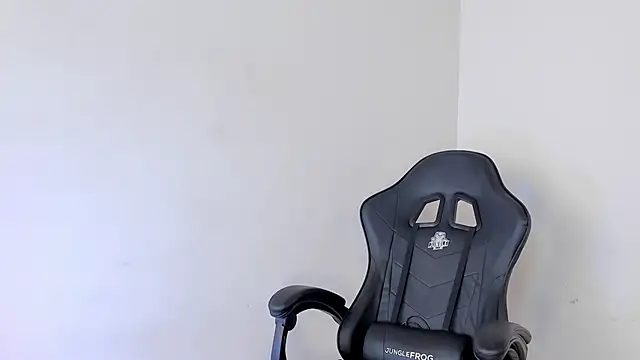 Snapshot of emma_980 chatting on 01-30-25, 02:58 emma 980 online show from 01-30-25, 02:58