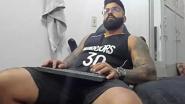 Snapshot of Lyon_vach chatting on 12-30-24, 09:19 Lyon vach online show from 12-30-24, 09:19