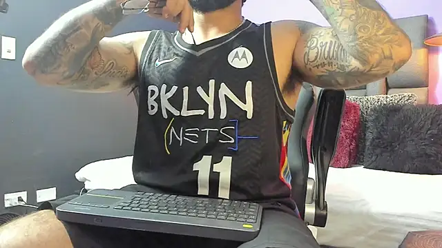 Snapshot of Lyon_vach chatting on 09-18-25, 09:17 Lyon vach online show from 09-18-25, 09:17