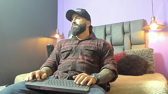 Snapshot of Lyon_vach chatting on 10-01-25, 01:00 Lyon vach online show from 10-01-25, 01:00