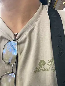 Snapshot of Lyon_vach chatting on 10-10-25, 06:18 Lyon vach online show from 10-10-25, 06:18