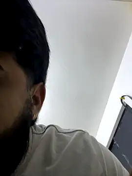 Snapshot of Lyon_vach chatting on 10-13-25, 10:43 Lyon vach online show from 10-13-25, 10:43