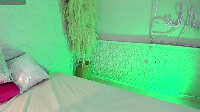 Snapshot of ArticaBelle chatting on 11-28-25, 04:37 ArticaBelle online show from 11-28-25, 04:37