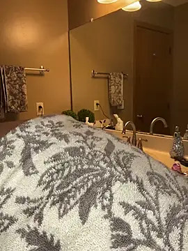 Snapshot of JusticeXXX68 chatting on 12-12-24, 06:36 JusticeXXX68 online show from 12-12-24, 06:36