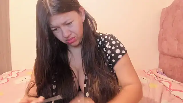 Snapshot of Catherine_tabarezx chatting on 06-15-26, 11:34 Catherine tabarezx online show from 06-15-26, 11:34