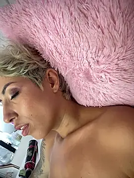 Snapshot of MONSYHOT1 chatting on 02-01-25, 12:29 MONSYHOT1 online show from 02-01-25, 12:29