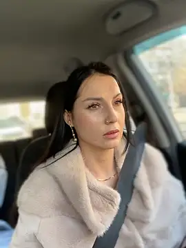 Snapshot of Roxana-Sexy chatting on 12-13-24, 08:51 Roxana-Sexy online show from 12-13-24, 08:51