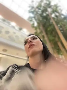 Snapshot of Roxana-Sexy chatting on 12-29-24, 09:17 Roxana-Sexy online show from 12-29-24, 09:17