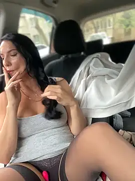 Snapshot of Roxana-Sexy chatting on 09-18-25, 04:14 Roxana-Sexy online show from 09-18-25, 04:14