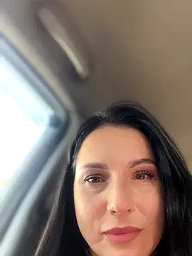 Snapshot of Roxana-Sexy chatting on 10-22-25, 05:52 Roxana-Sexy online show from 10-22-25, 05:52