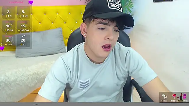 Snapshot of nolan_twink1 chatting on 01-29-25, 06:18 nolan twink1 online show from 01-29-25, 06:18