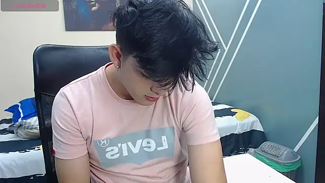 Snapshot of nolan_twink1 chatting on 02-02-25, 05:48 nolan twink1 online show from 02-02-25, 05:48