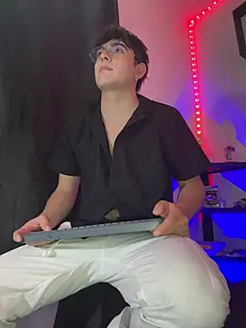 Snapshot of nolan_twink1 chatting on 01-15-26, 05:27 nolan twink1 online show from 01-15-26, 05:27