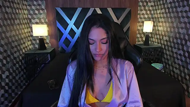 Snapshot of Mia_Elowen chatting on 02-22-25, 02:17 Mia Elowen online show from 02-22-25, 02:17