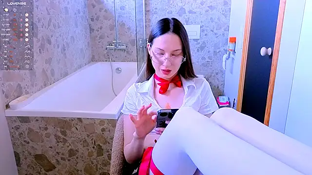 dorafisher01 online show from 10-19-25, 09:32