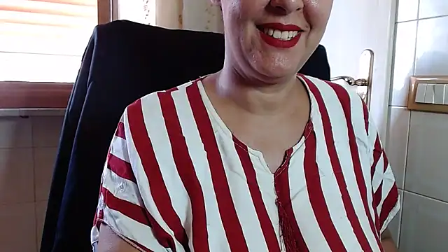 Snapshot of Foxlady2271 chatting on 05-27-26, 08:55 Foxlady2271 online show from 05-27-26, 08:55
