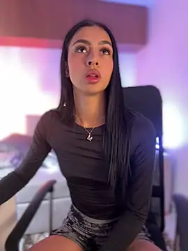 Snapshot of maddy_bronw_ chatting on 01-30-25, 09:47 maddy bronw online show from 01-30-25, 09:47