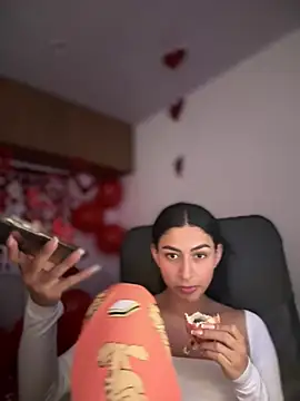 Snapshot of maddy_bronw_ chatting on 02-13-25, 09:06 maddy bronw online show from 02-13-25, 09:06