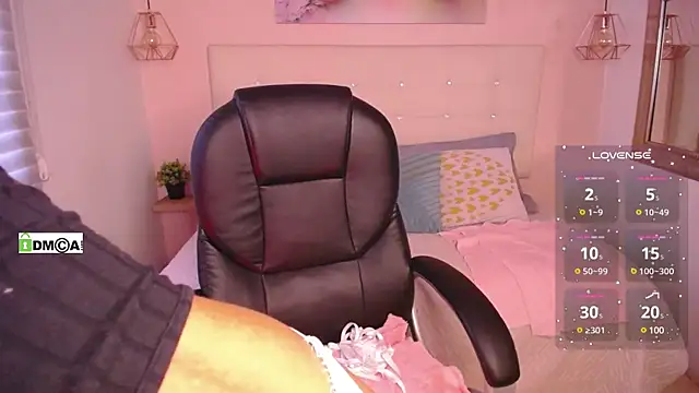 Snapshot of Cristal__adams chatting on 03-14-25, 12:51 Cristal adams online show from 03-14-25, 12:51