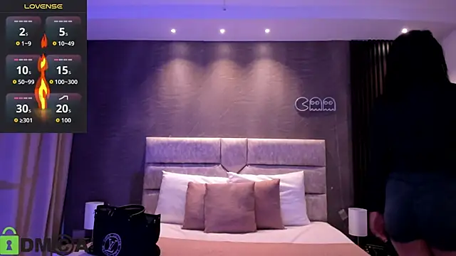 Snapshot of Cristal__adams chatting on 10-20-25, 12:27 Cristal adams online show from 10-20-25, 12:27