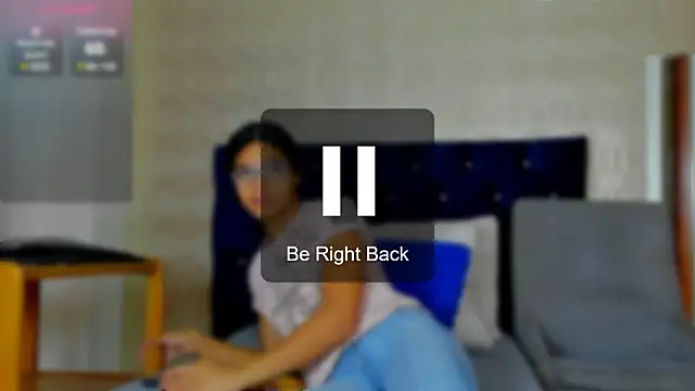 Snapshot of evelyn_wine chatting on 01-24-25, 08:43 evelyn wine online show from 01-24-25, 08:43