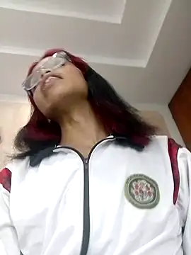 Snapshot of evelyn_wine chatting on 02-01-25, 05:07 evelyn wine online show from 02-01-25, 05:07