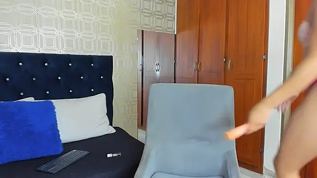 evelyn wine online show from 02-11-25, 12:49