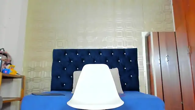 Snapshot of evelyn_wine chatting on 03-22-25, 10:26 evelyn wine online show from 03-22-25, 10:26