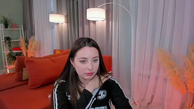 Snapshot of MoonLissa chatting on 02-02-25, 04:00 MoonLissa online show from 02-02-25, 04:00