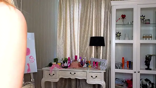 AnneFoxy online show from 04-01-26, 07:20