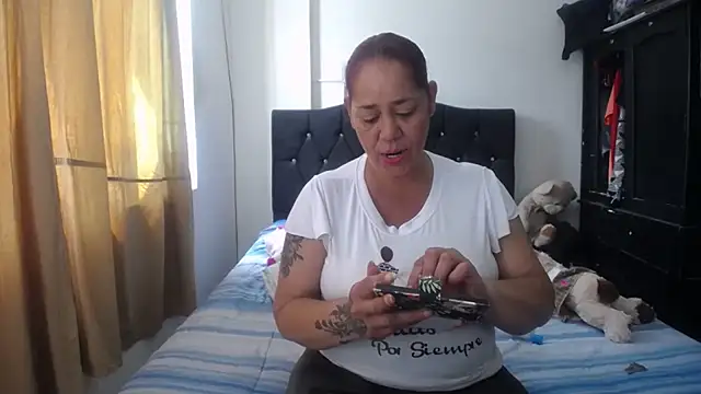 Snapshot of merryymaturee_ chatting on 02-28-25, 03:26 merryymaturee online show from 02-28-25, 03:26