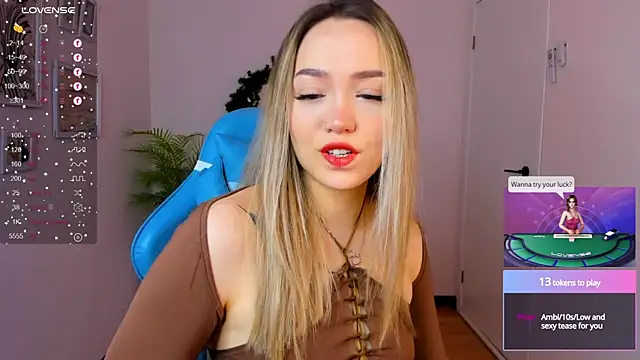 Snapshot of Evia_r0se chatting on 12-29-24, 02:17 Evia r0se online show from 12-29-24, 02:17