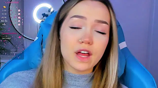 Snapshot of Evia_r0se chatting on 01-05-25, 08:00 Evia r0se online show from 01-05-25, 08:00