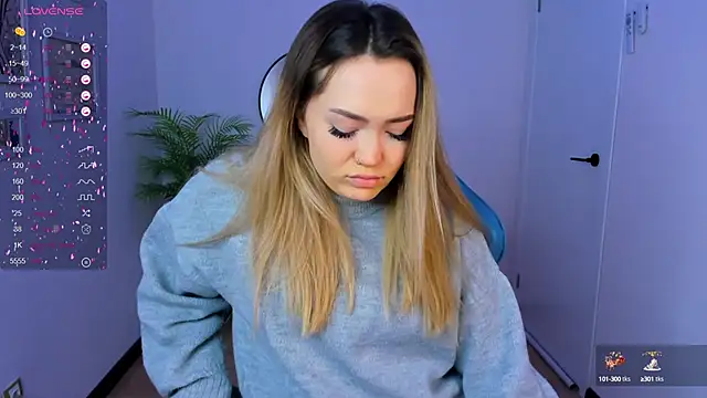 Snapshot of Evia_r0se chatting on 01-05-25, 11:04 Evia r0se online show from 01-05-25, 11:04