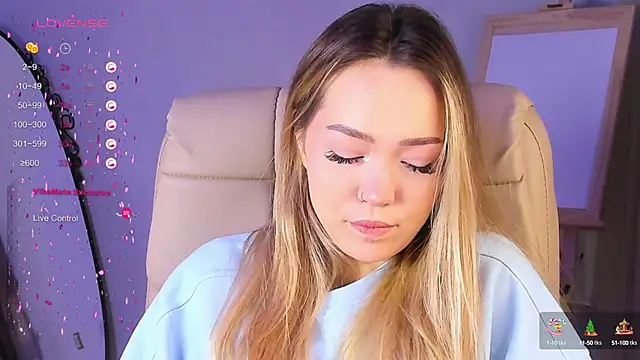 Snapshot of Evia_r0se chatting on 01-14-25, 02:29 Evia r0se online show from 01-14-25, 02:29