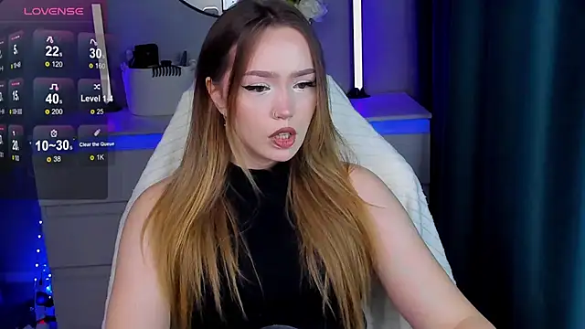 Snapshot of Evia_r0se chatting on 09-26-25, 02:32 Evia r0se online show from 09-26-25, 02:32