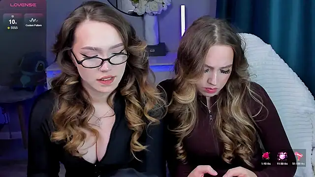 Snapshot of Evia_r0se chatting on 11-29-25, 05:05 Evia r0se online show from 11-29-25, 05:05